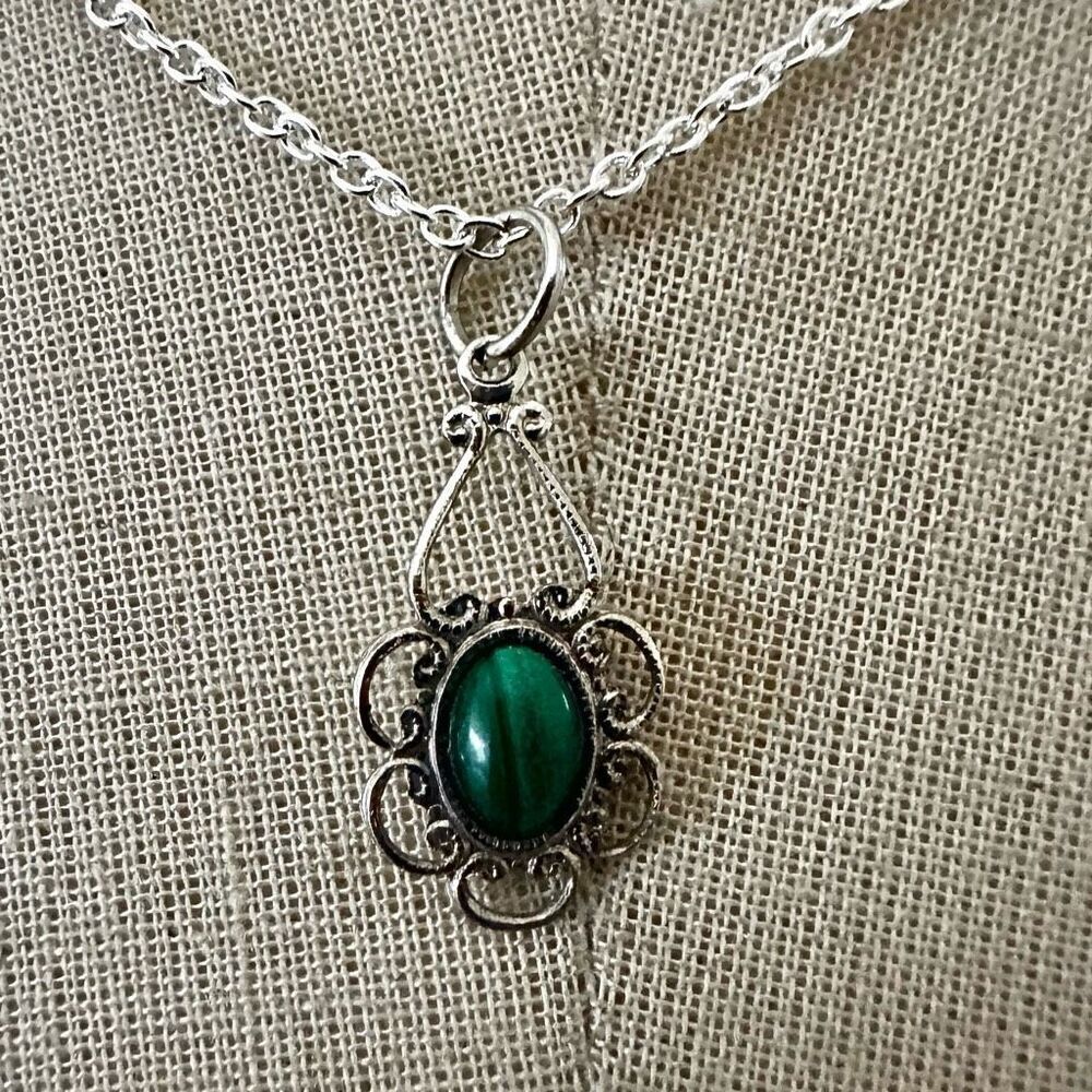 Silver tone Filigree Pendant Necklace with Green Stone